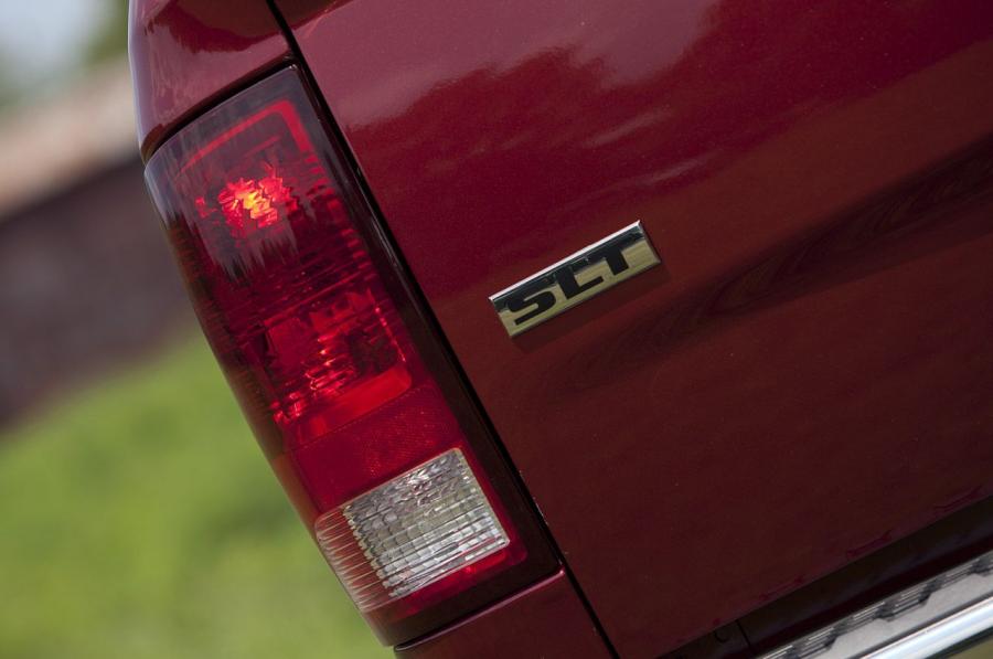  Dodge Ram 1500 Crew Cab SLT 4x4 2013 года  (фото 23 из 29)
